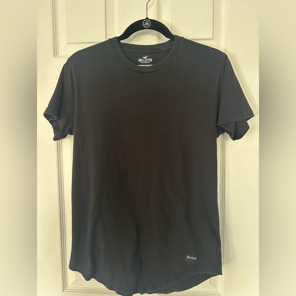 ❤️Hollister Black T-Shirt Size XS